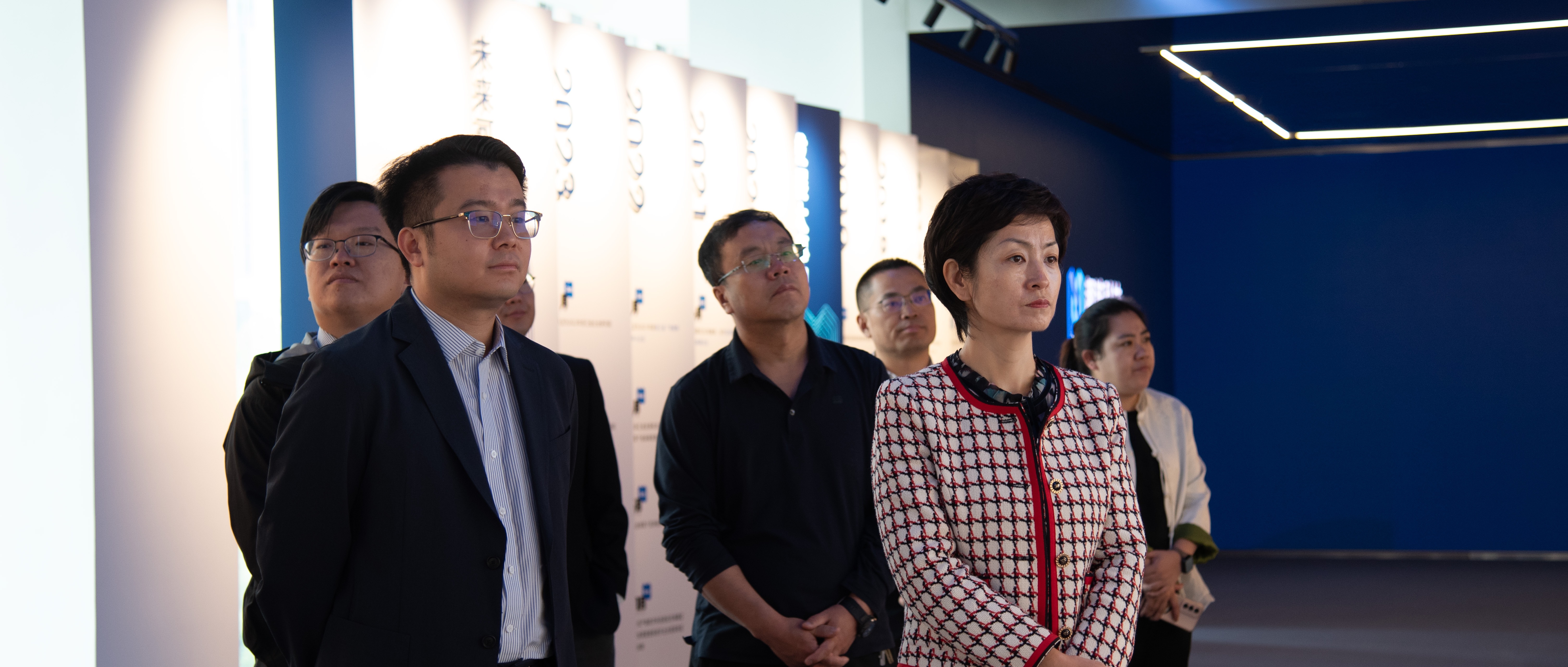 包头市白云鄂博矿区委副书记、政府区长冯桂莎一行莅临趣链科技调研